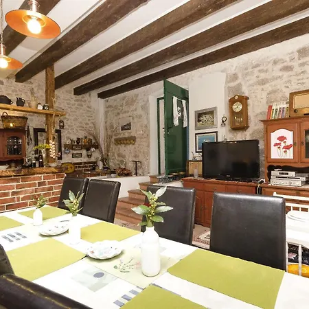 Vintage Dalmatia Apartment *